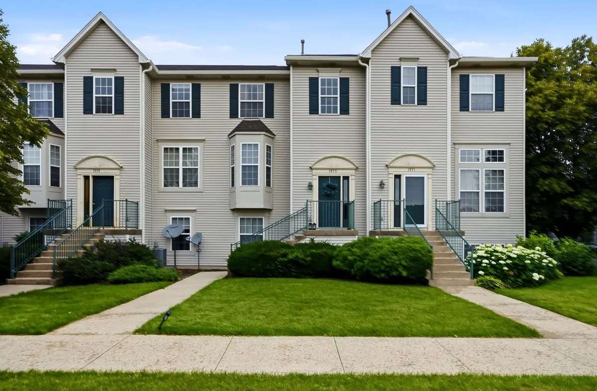 1975 Grandview PL, Montgomery, IL 60538