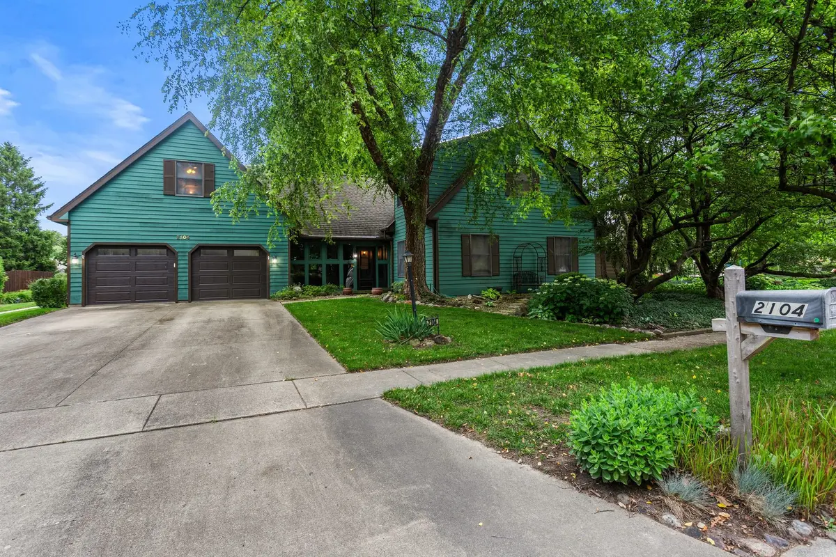 2104 Doubletree LN, Champaign, IL 61822