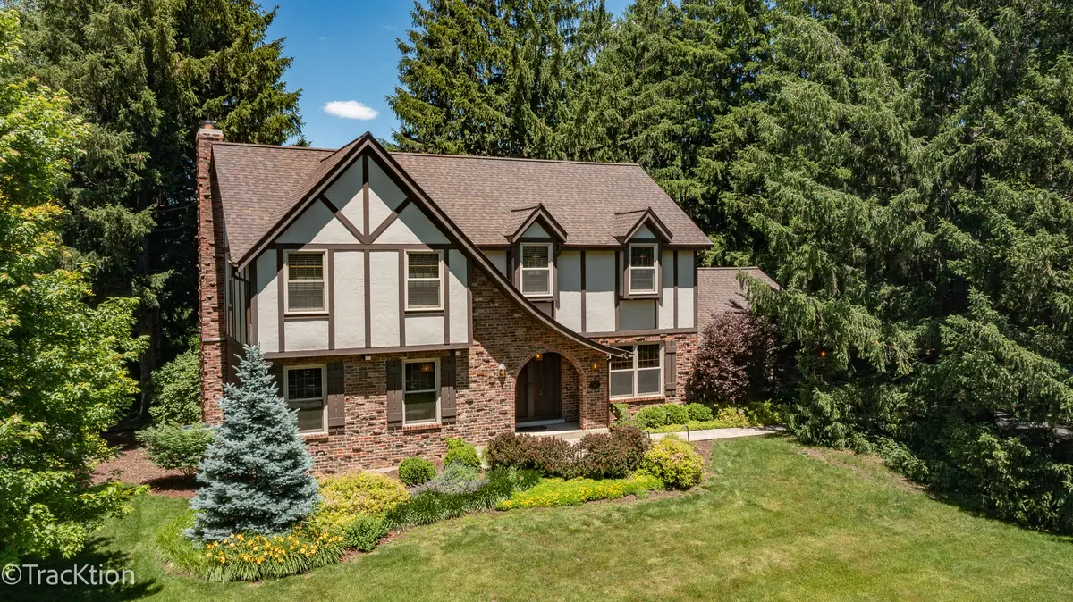 22W166 Mccarron RD, Glen Ellyn, IL 60137