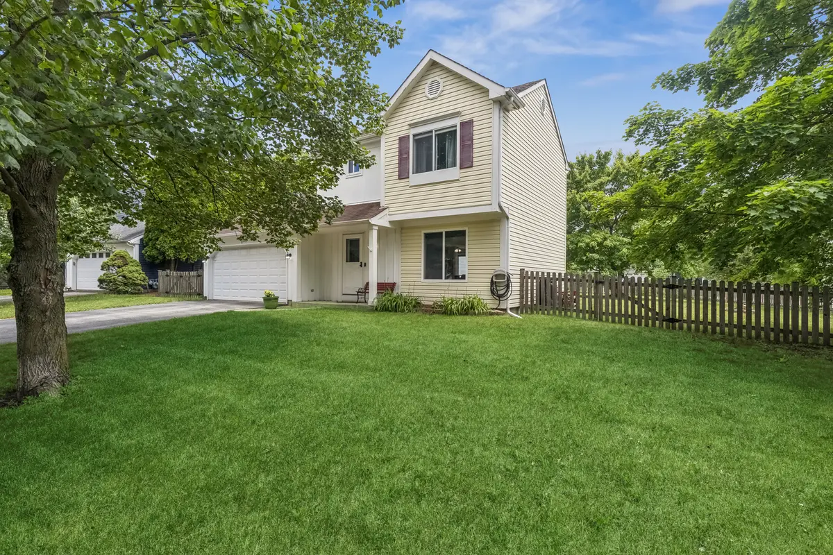 2352 Blue Spruce LN, Aurora, IL 60502