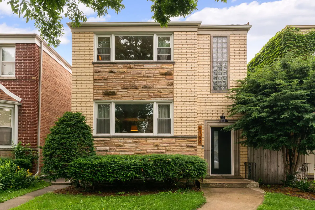 5754 N Christiana AVE, Chicago, IL 60659