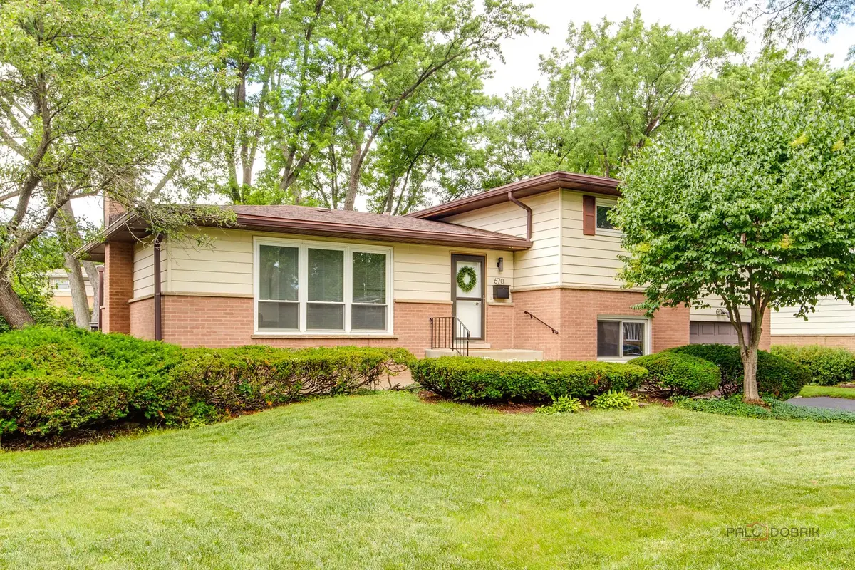670 Indian Hill RD, Deerfield, IL 60015