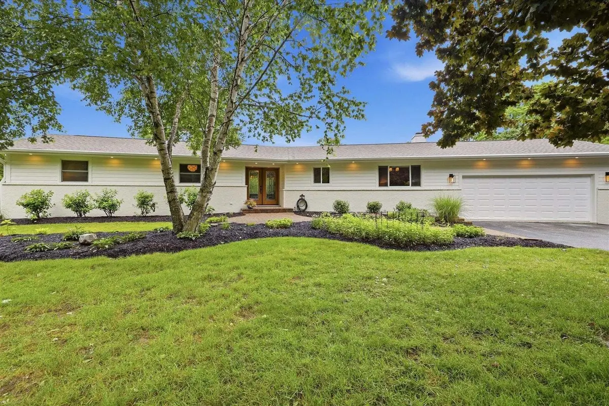 7288 S & D RD, Delavan, WI 53115