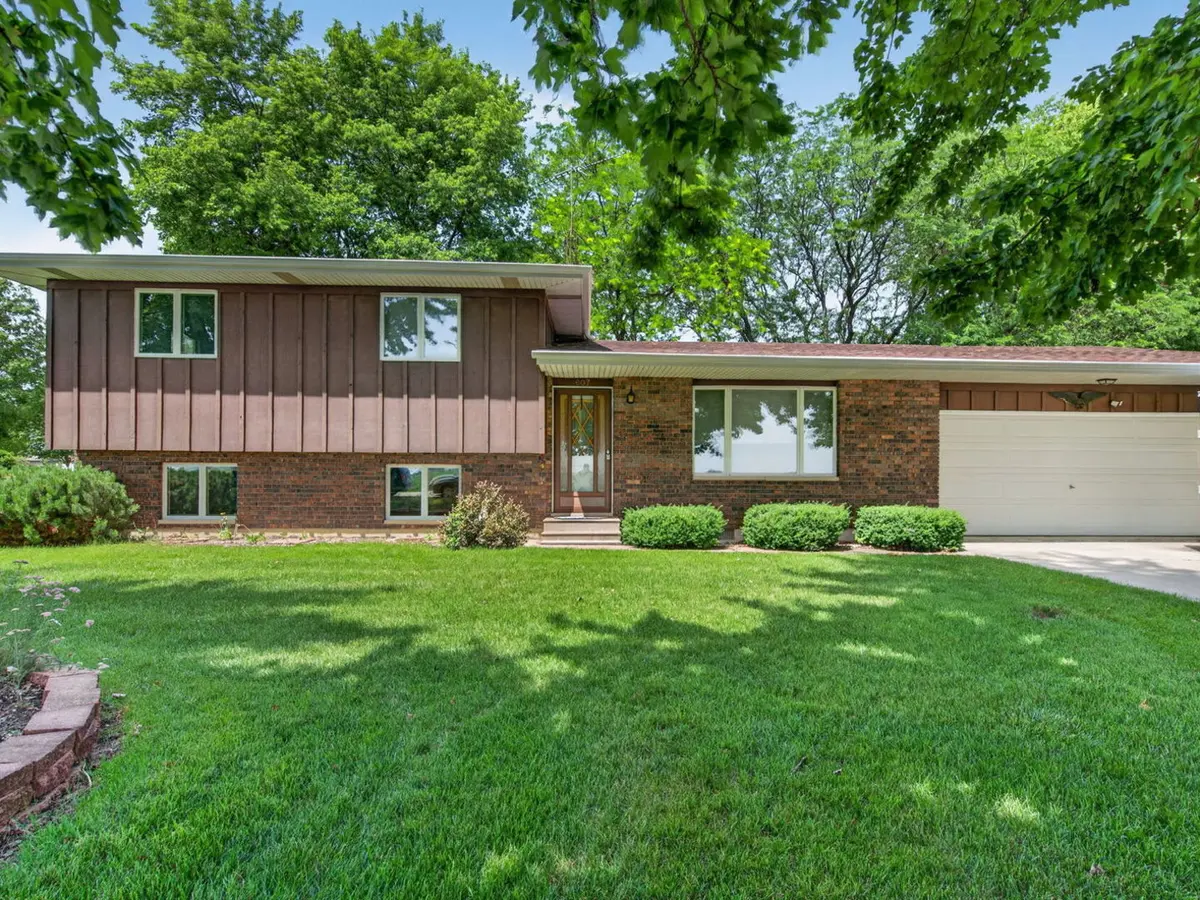 607 S Jackson ST, Gardner, IL 60424
