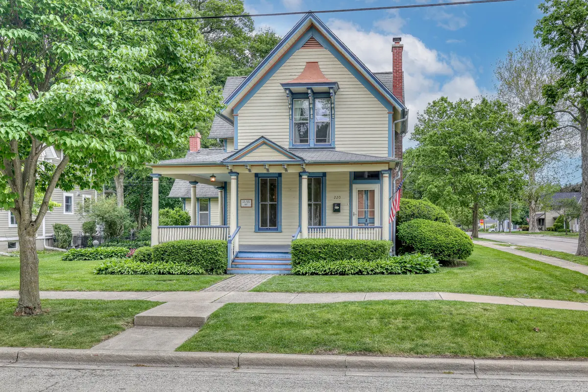 220 N 5th ST, West Dundee, IL 60118