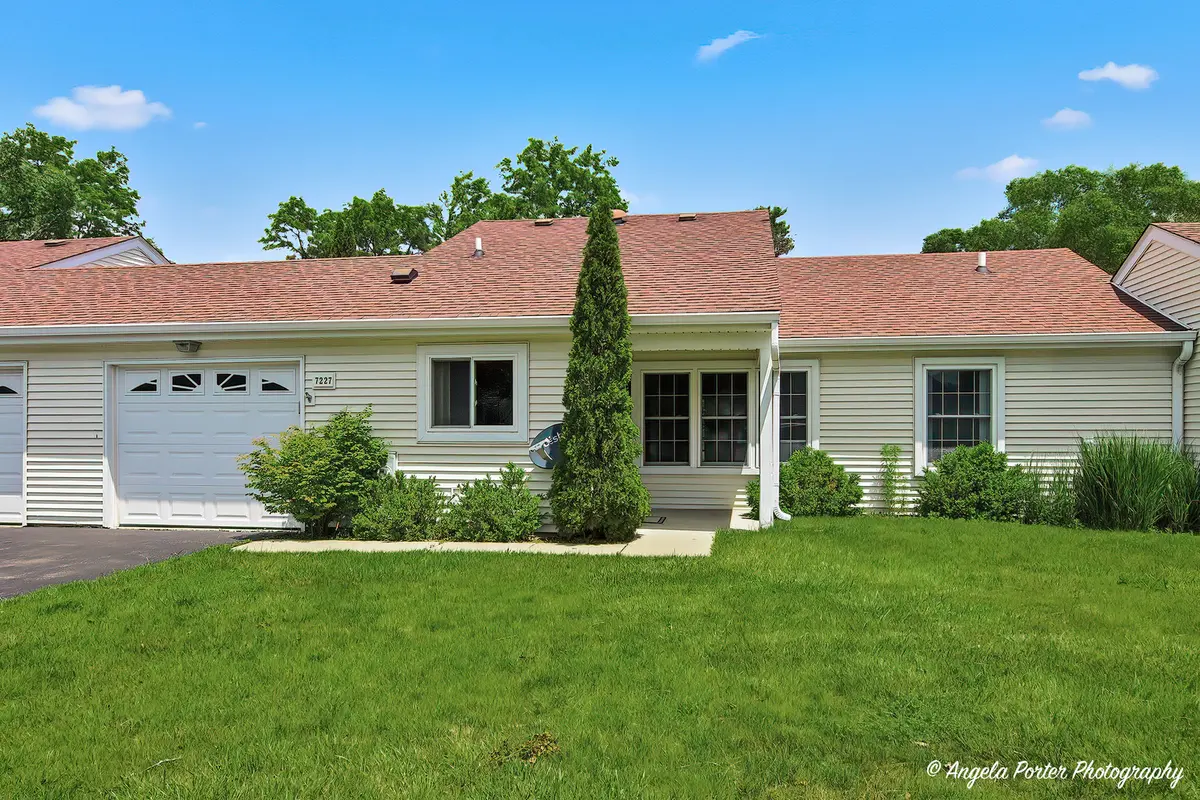 7227 Wheaton LN #355, Fox Lake, IL 60020