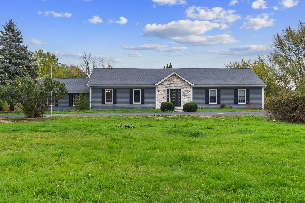 36W340 Huntley RD, Dundee, IL 60118