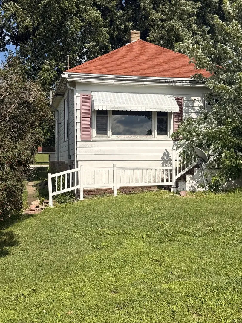 307 S Saint Paul ST, Mark, IL 61340
