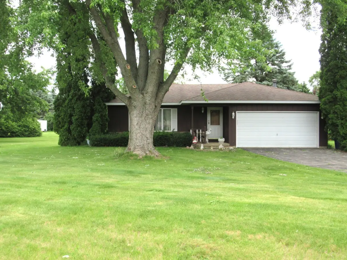 1N321 Country Life DR, Maple Park, IL 60151