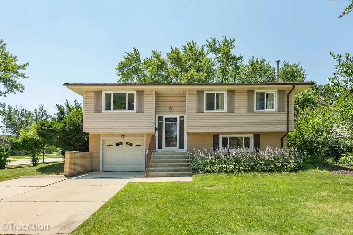 1701 Hartmann DR, Schaumburg, IL 60193