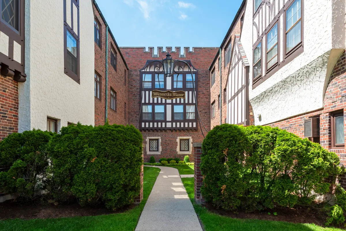 1101 Merrill ST #M1, Winnetka, IL 60093