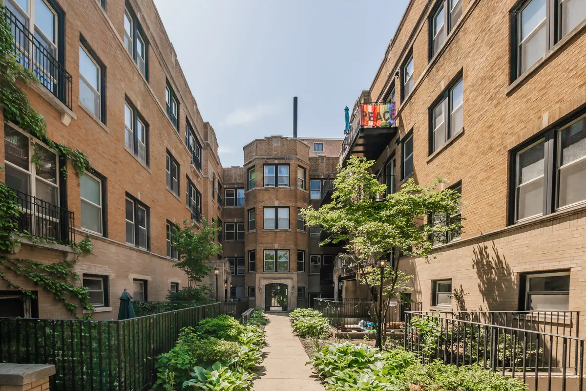 1223 W Greenleaf AVE #1N, Chicago, IL 60626