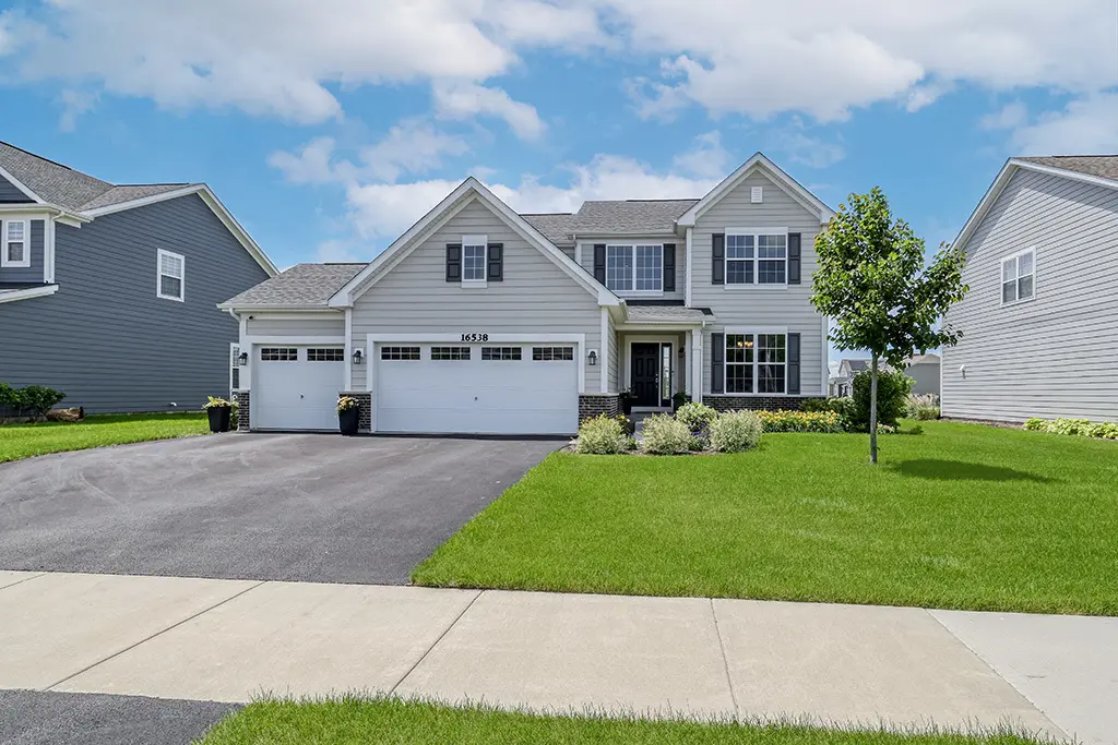 16538 S Sun Meadow DR, Lockport, IL 60441