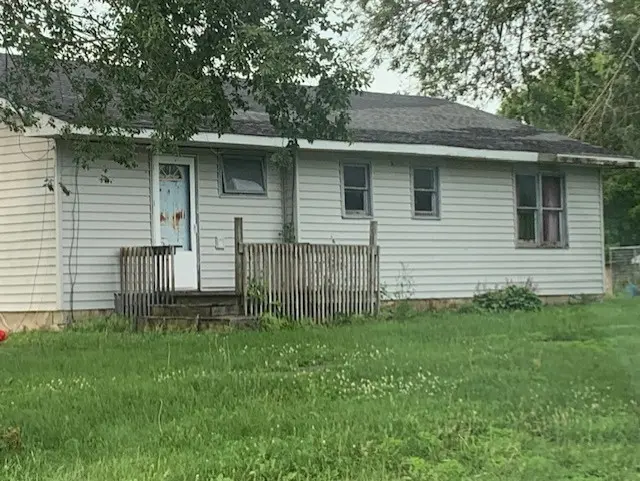 103 E 5th ST, Waynesville, IL 61778