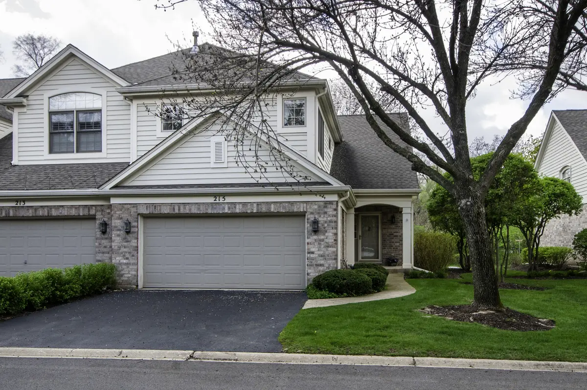 215 Wildflower LN, La Grange, IL 60525