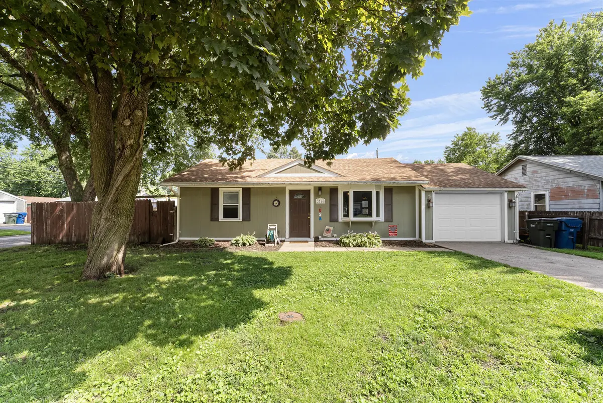 2714 W 70th ST, Davenport, IA 52806