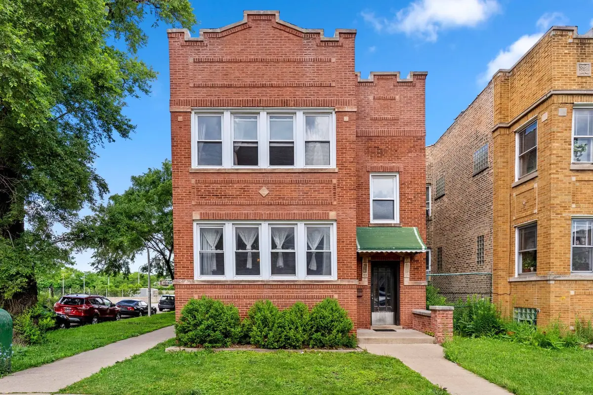 3700 N Monticello AVE, Chicago, IL 60618