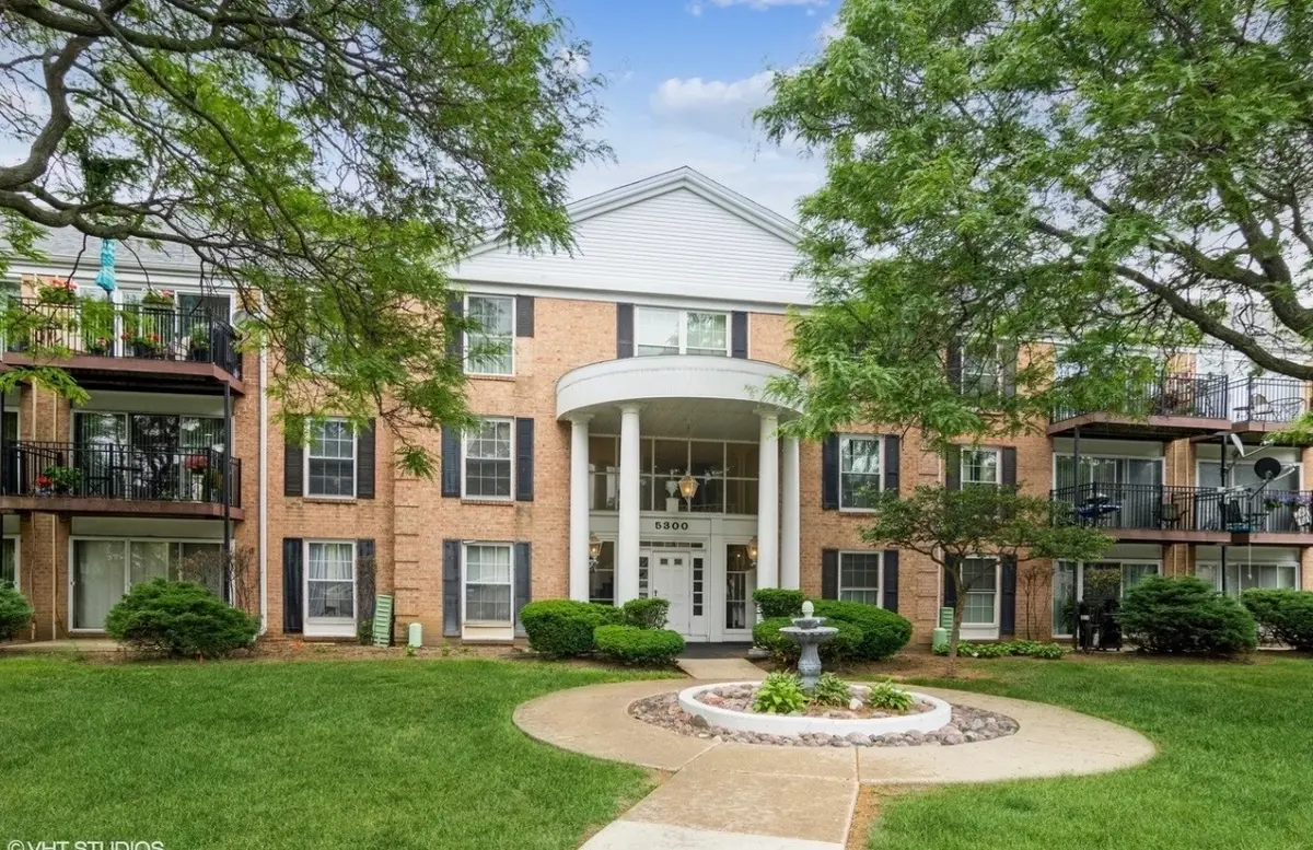 5300 Carriageway DR #203, Rolling Meadows, IL 60008