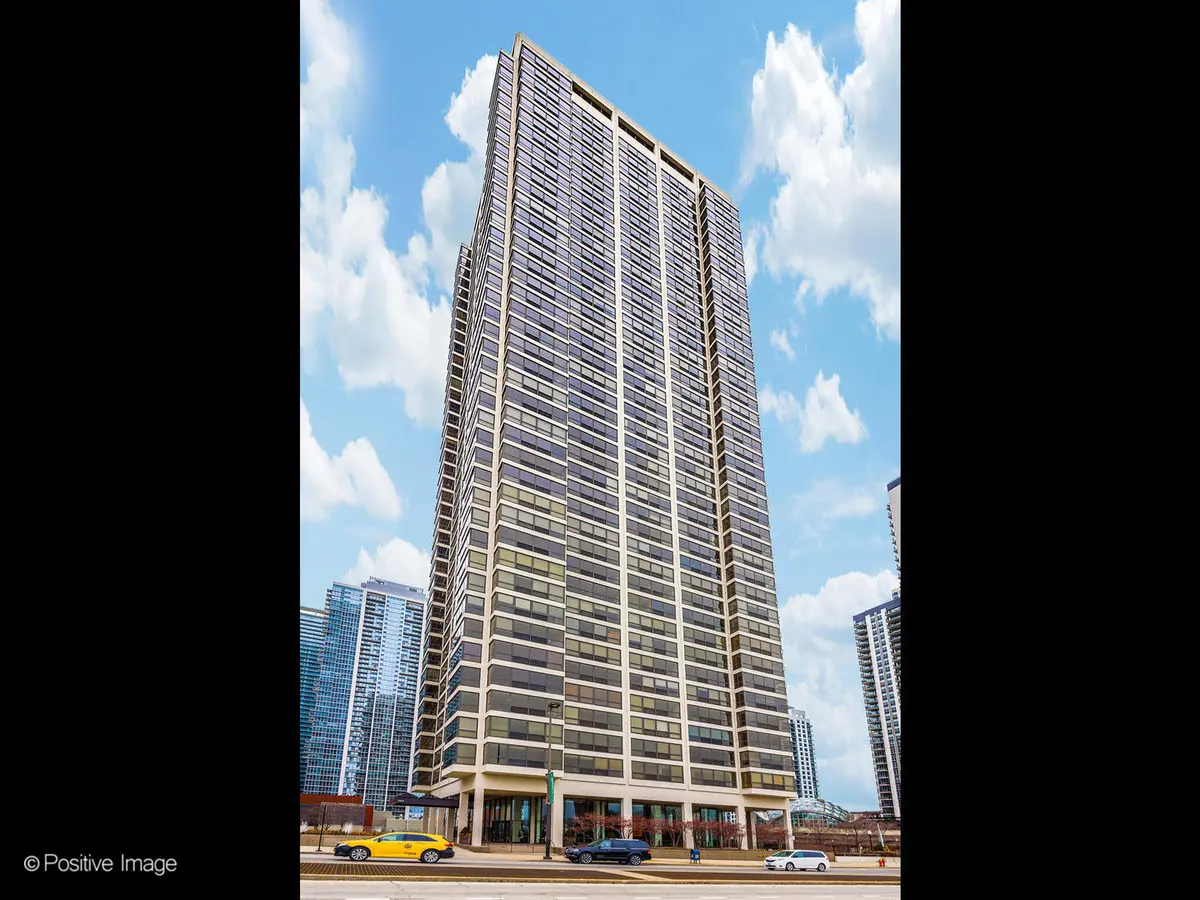 360 E RANDOLPH ST #3902, Chicago, IL 60601