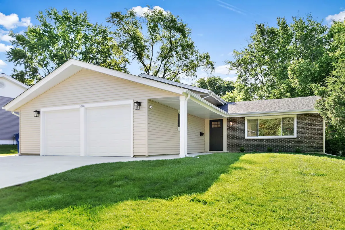 1005 Carlton LN, Schaumburg, IL 60193