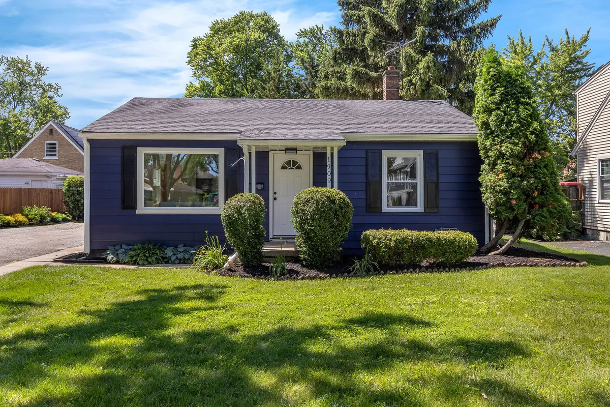 1909 Central RD, Glenview, IL 60025