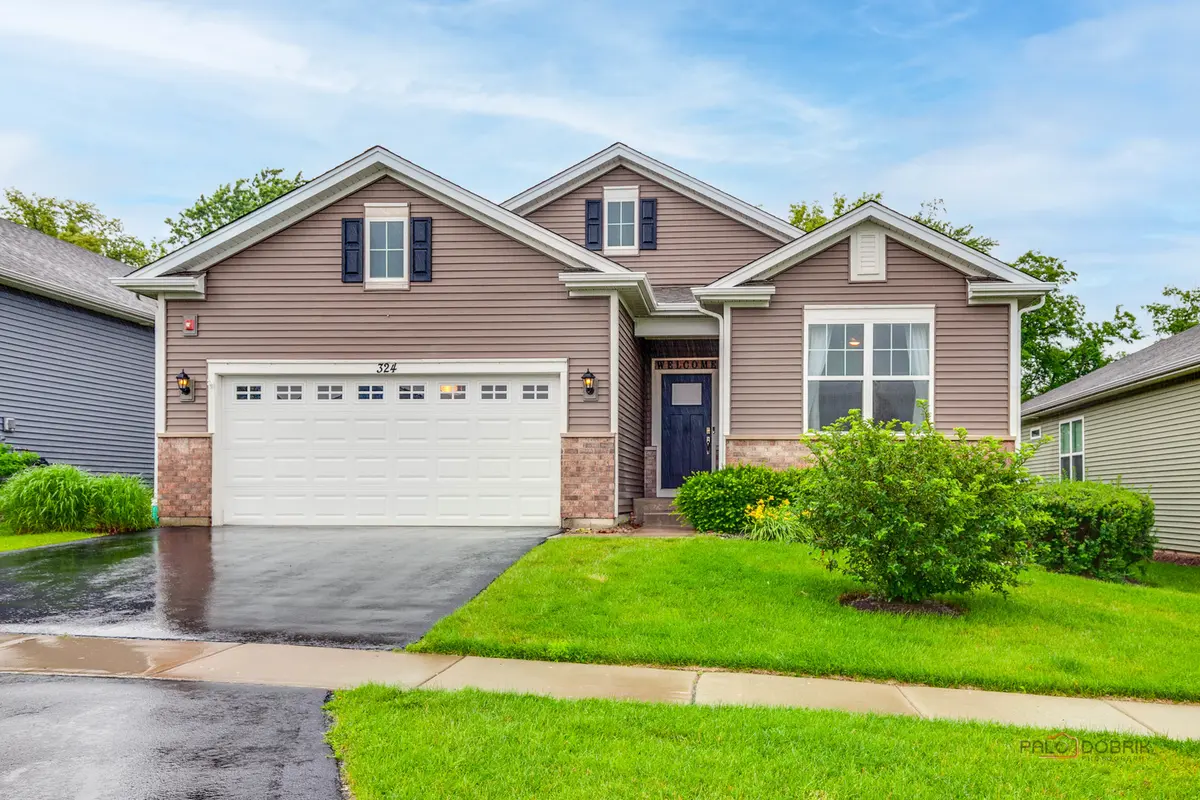 324 South Fork DR, Gurnee, IL 60031