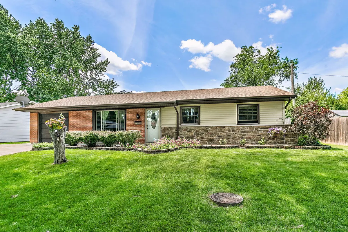 7798 Kingsbury DR, Hanover Park, IL 60133