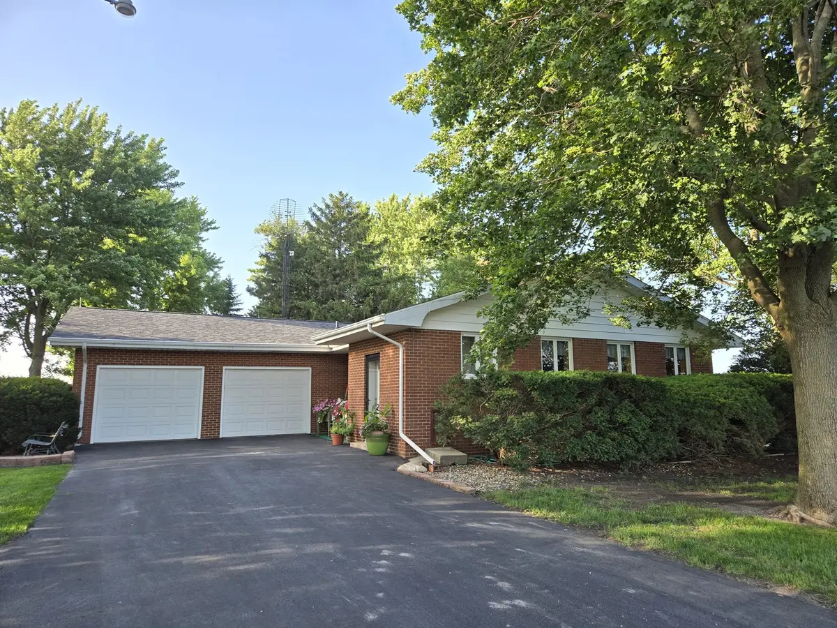 41294 E 100 North RD, Bellflower, IL 62174