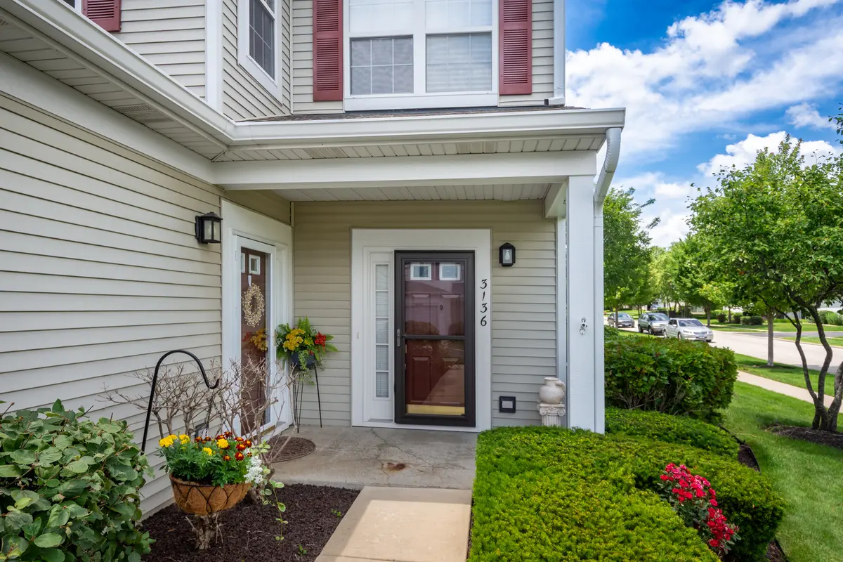 3136 Falling Waters LN #1, Lindenhurst, IL 60046