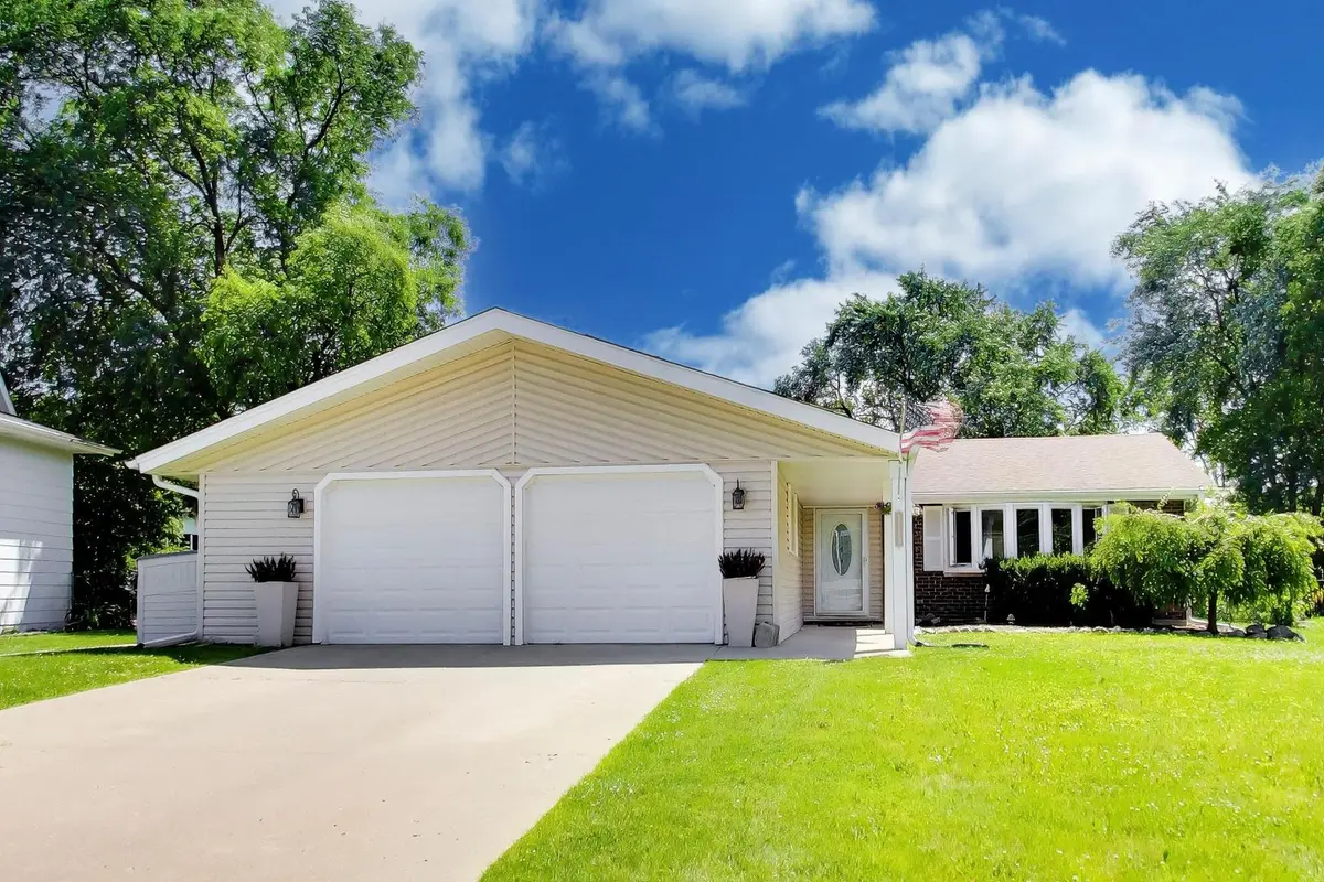 1113 W Weathersfield WAY, Schaumburg, IL 60193