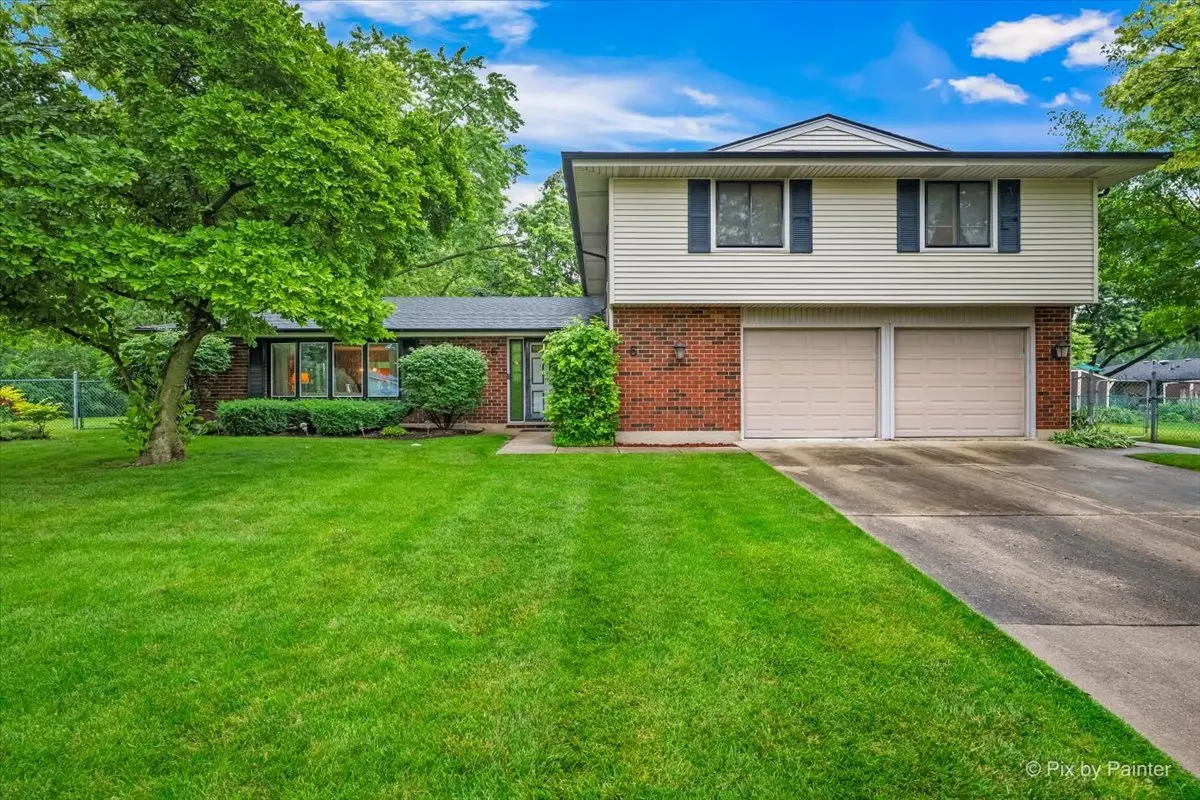5 Andrew LN, Schaumburg, IL 60193
