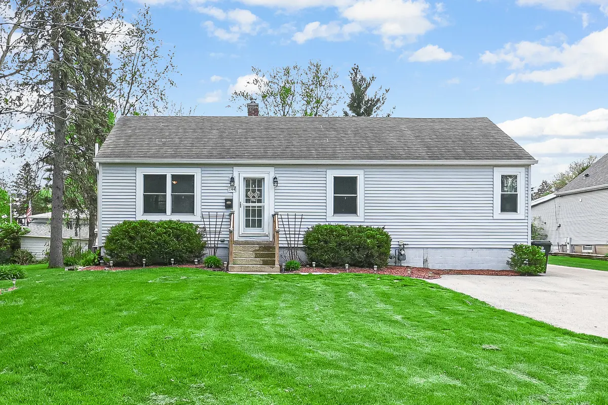144 E 2nd AVE, New Lenox, IL 60451