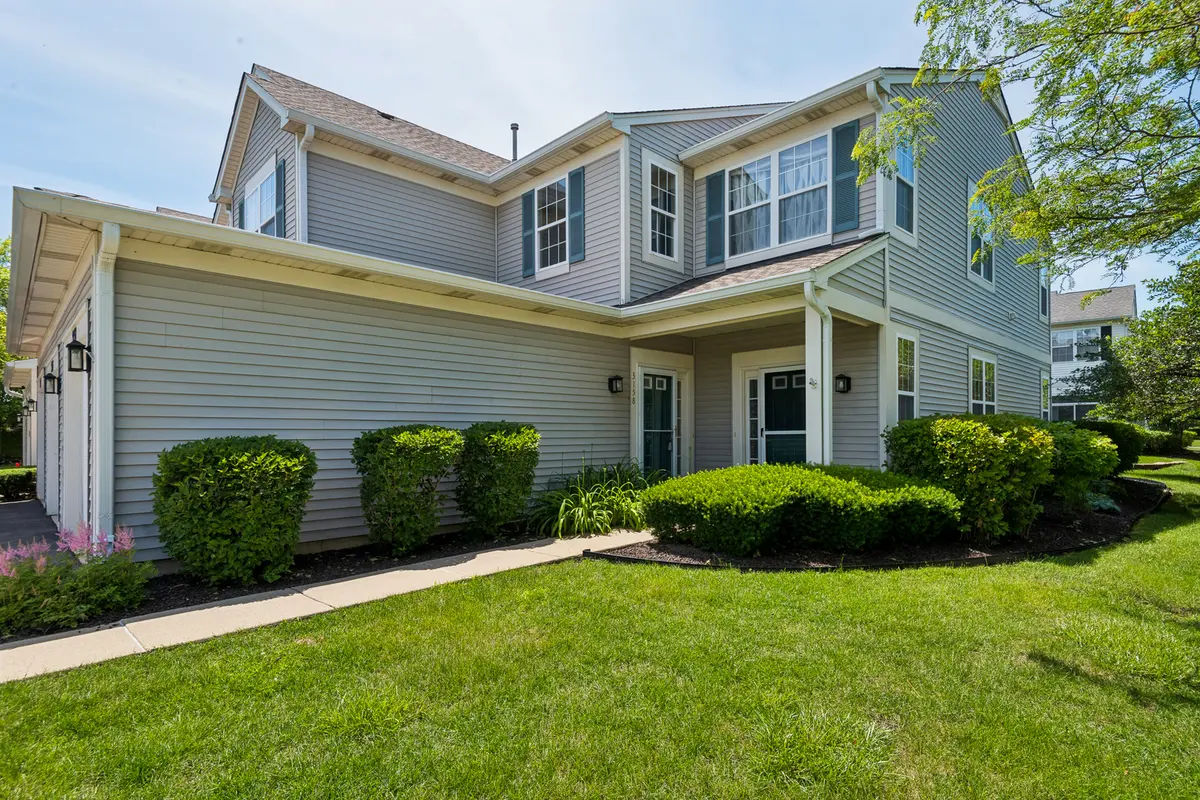 3158 Falling Waters LN #3158, Lindenhurst, IL 60046
