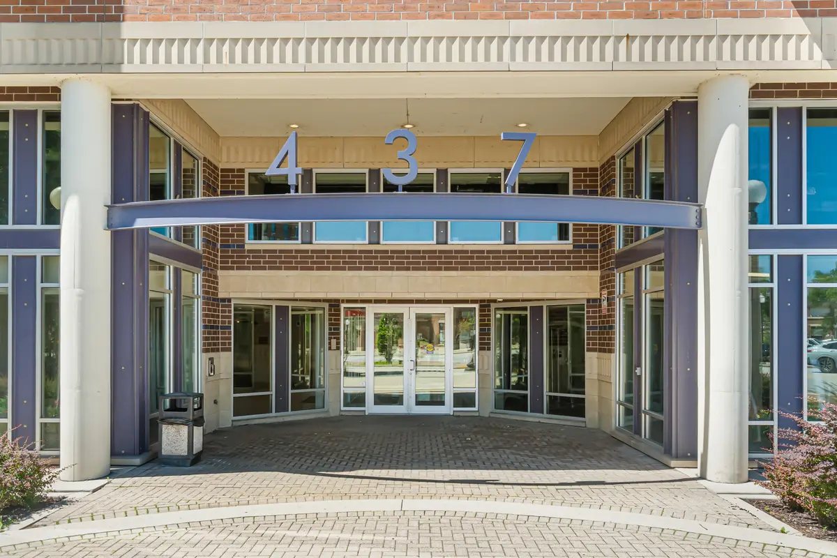 437 W Division ST #814, Chicago, IL 60610