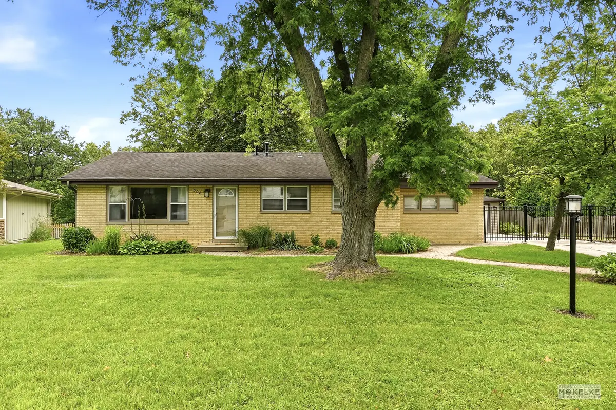 308 N Brookshore DR, Shorewood, IL 60404