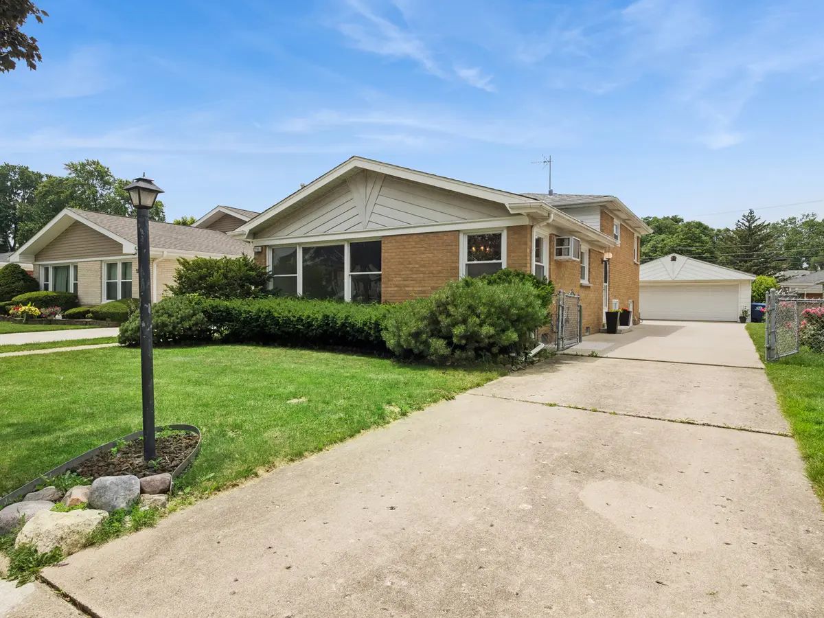 1714 Sycamore ST, Des Plaines, IL 60018