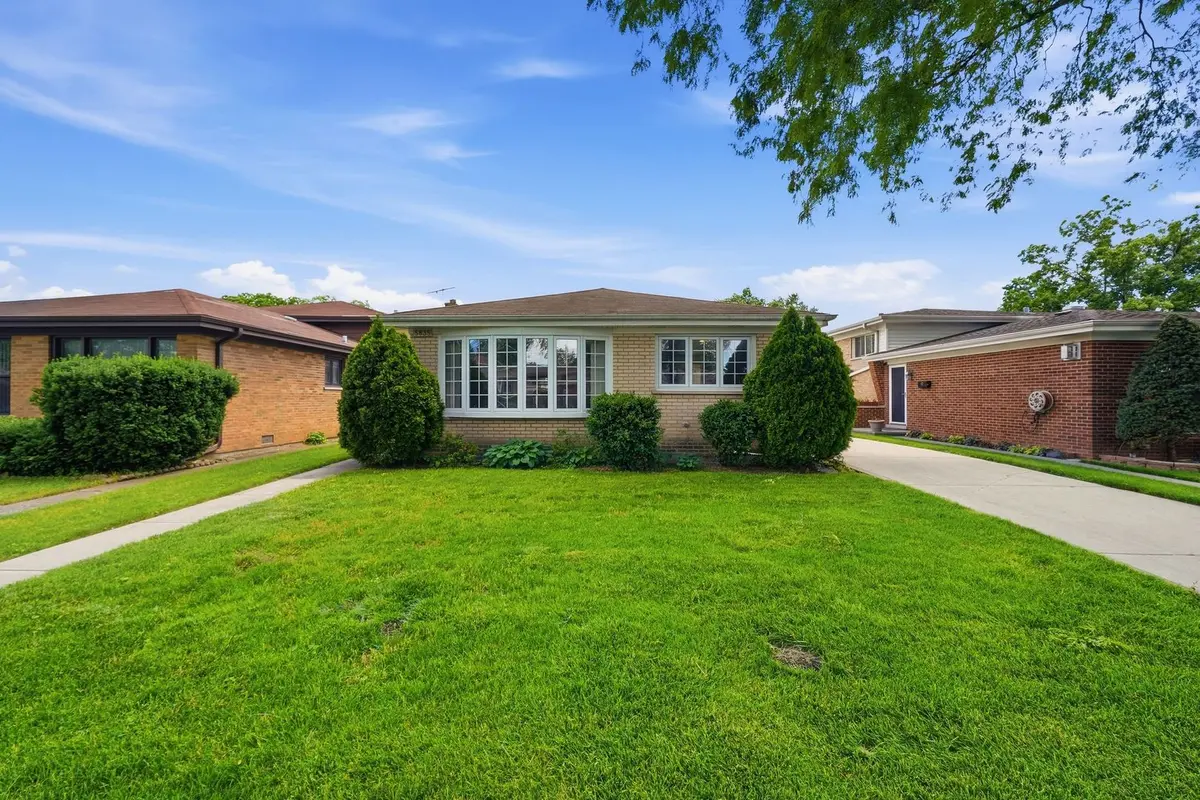 5835 Reba ST, Morton Grove, IL 60053