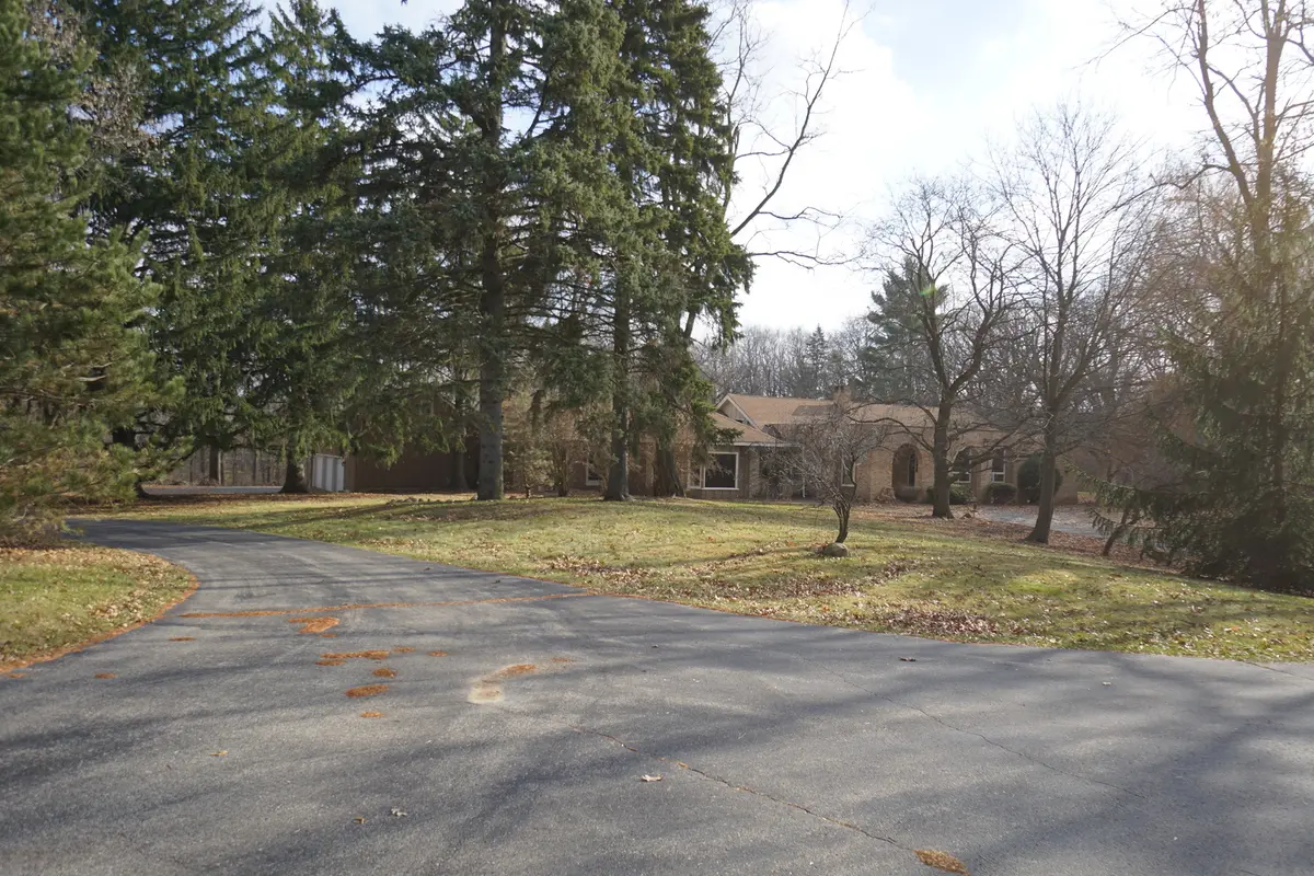 613 3 Oaks RD, Cary, IL 60013