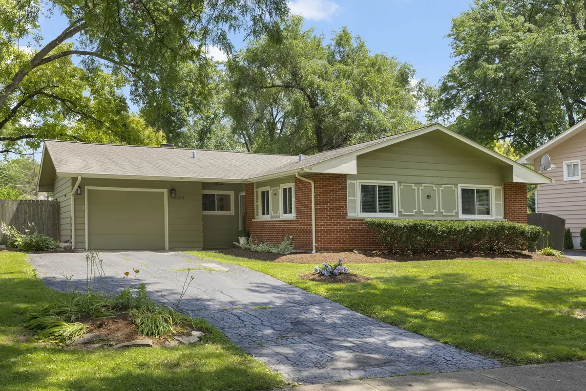 2S603 Gray AVE, Lombard, IL 60148