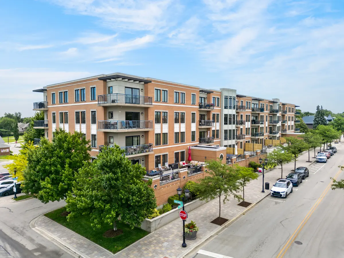 135 S York ST #306, Elmhurst, IL 60126