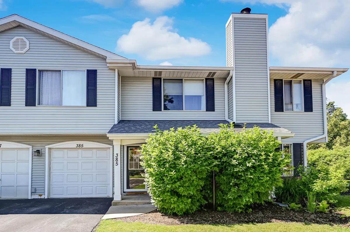 385 Coventry CT #385, Clarendon Hills, IL 60514