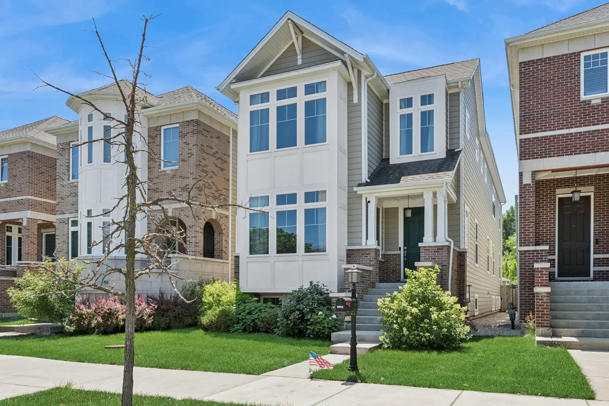 6092 N Sauganash AVE, Chicago, IL 60646