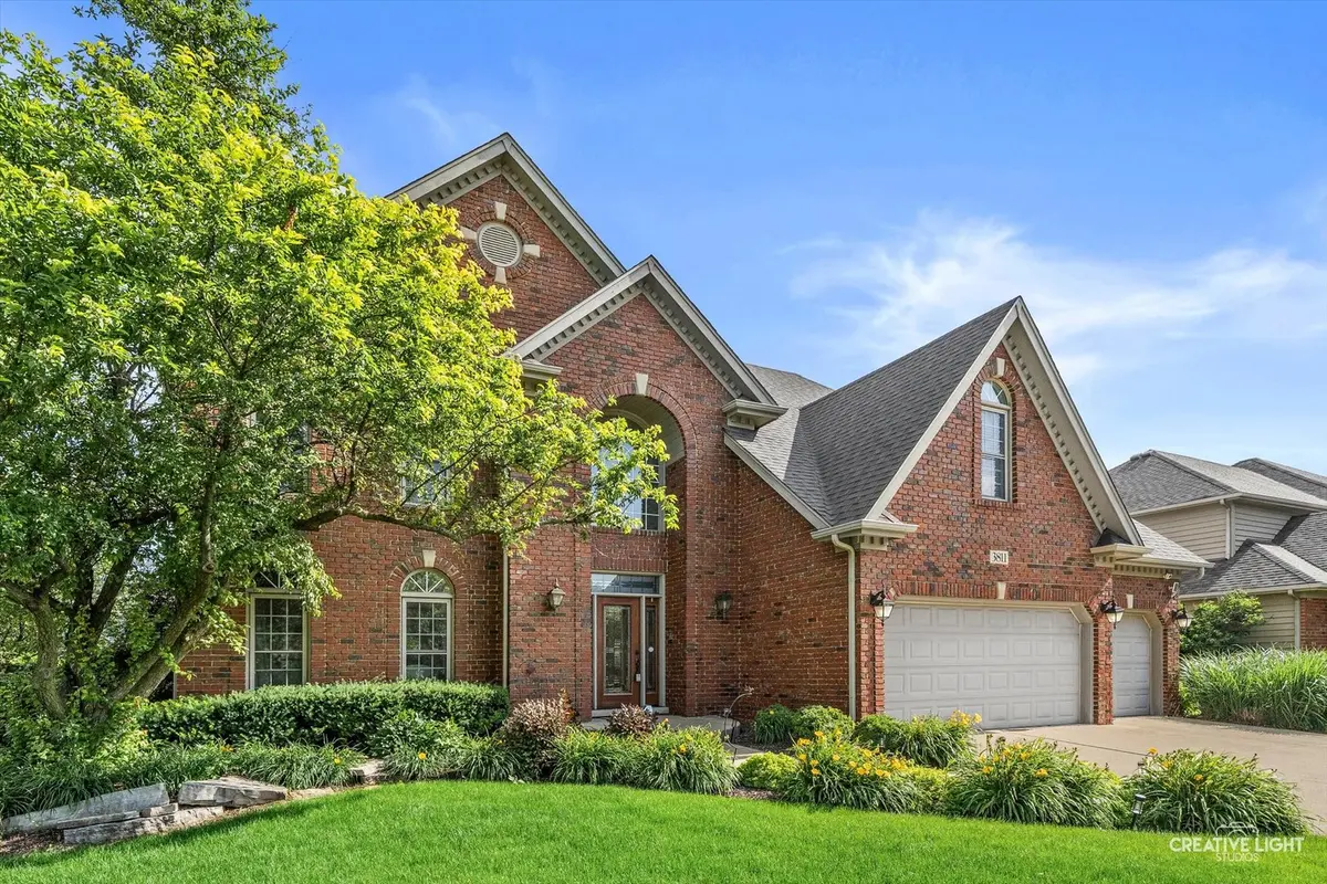 3811 Sunburst LN, Naperville, IL 60564