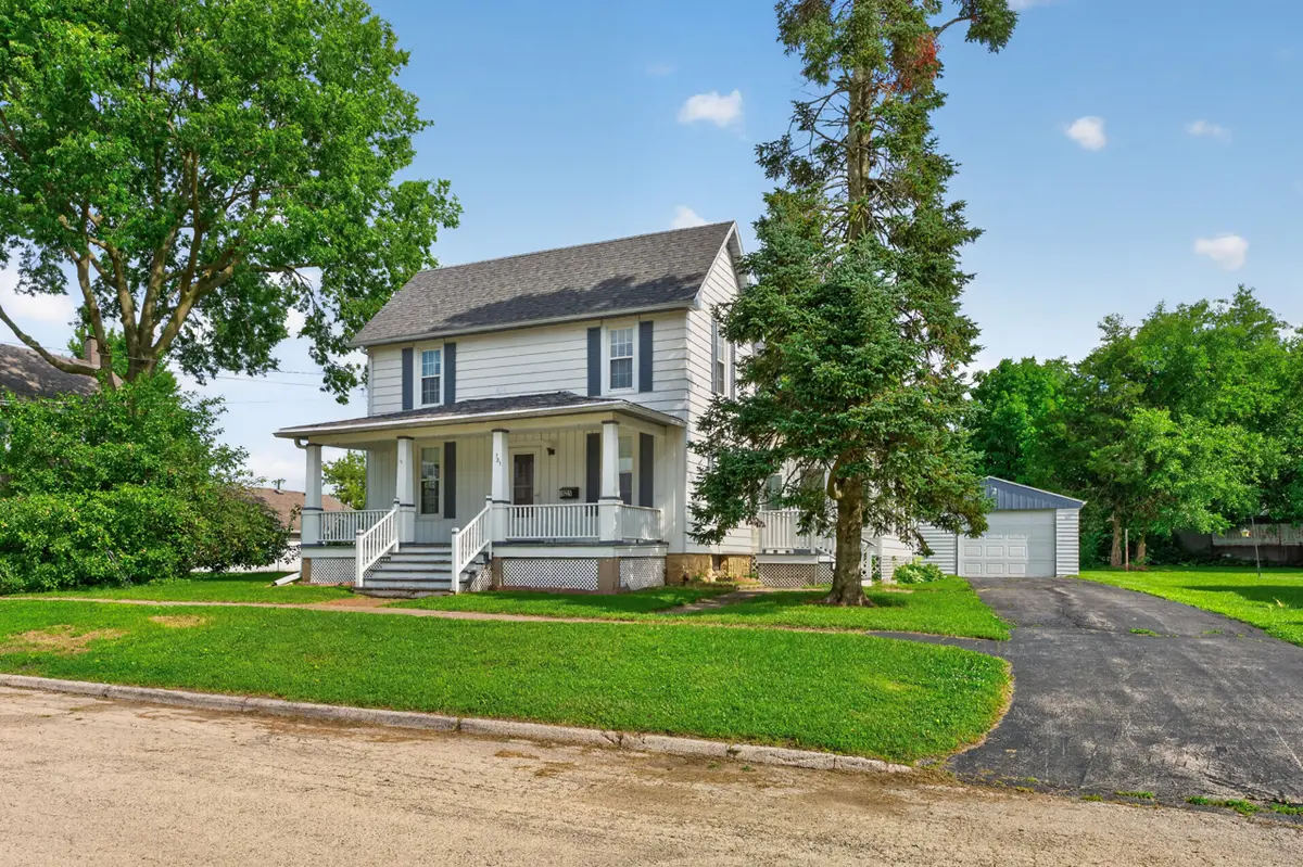 121 W 6TH ST, Byron, IL 61010