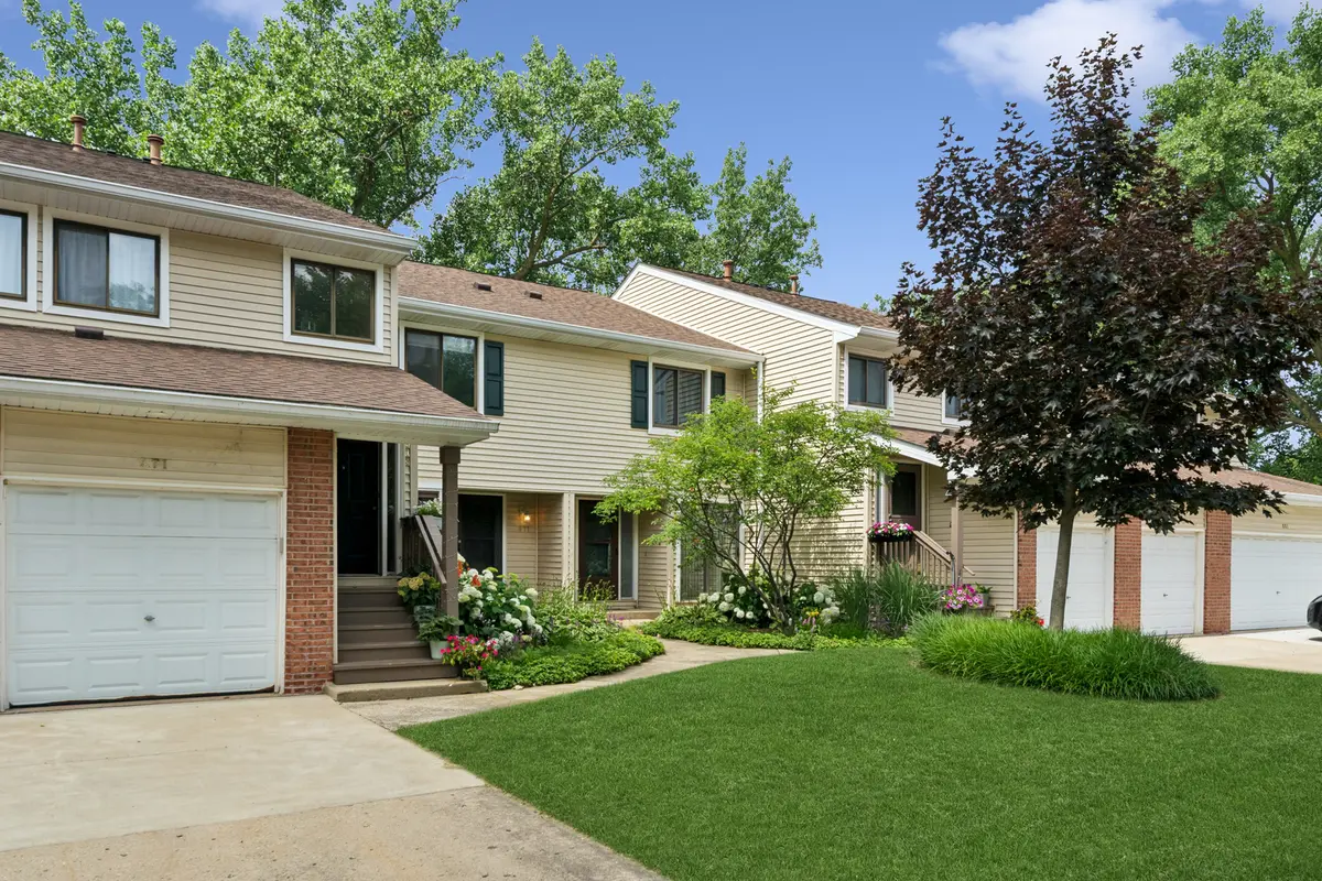 971 HIDDEN LAKE DR, Buffalo Grove, IL 60089
