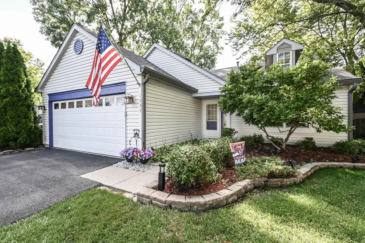 1333 Regency LN, Lake Villa, IL 60046