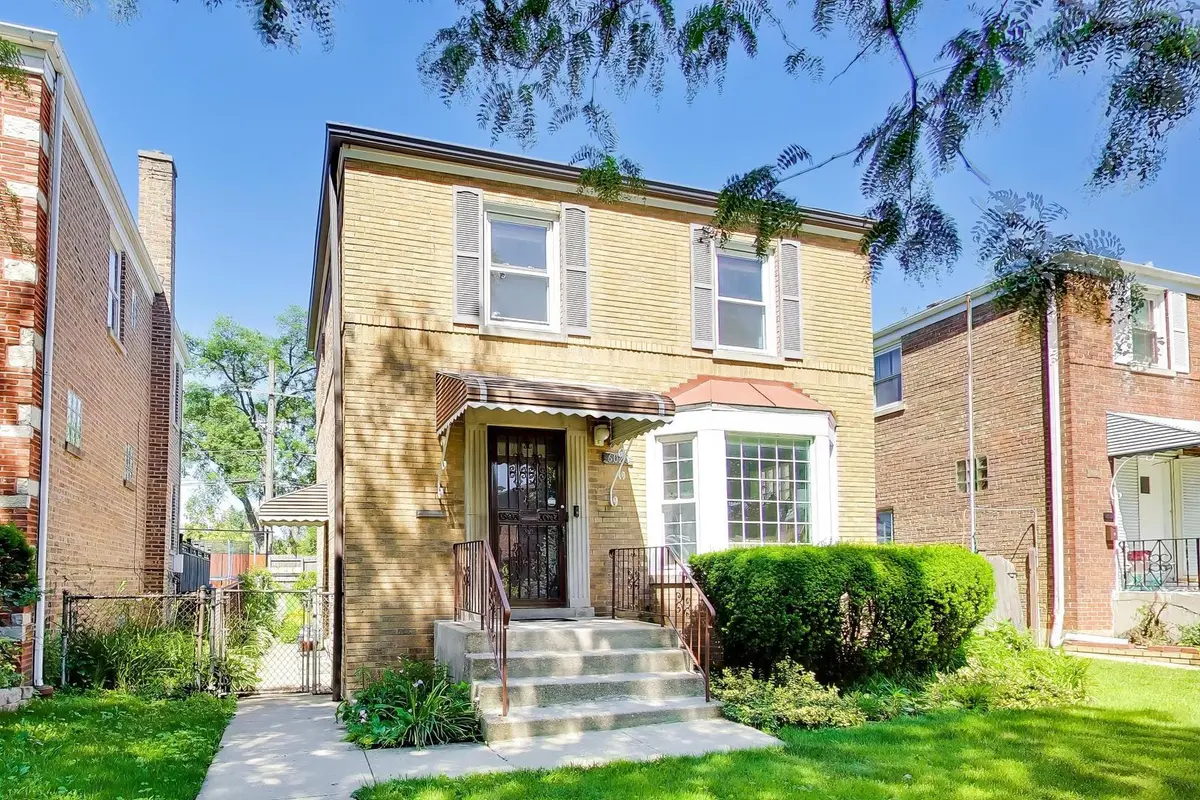 6028 N Whipple ST, Chicago, IL 60659