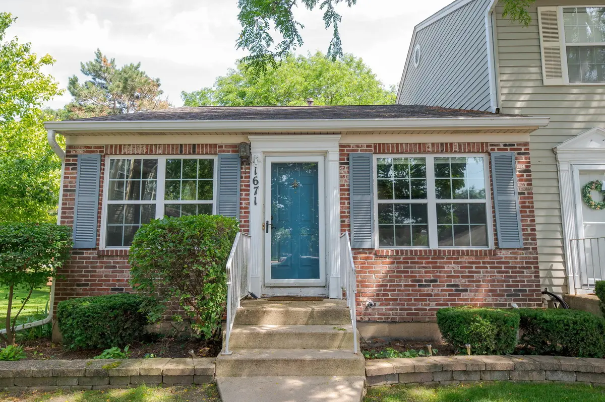1671 Washington CT, Geneva, IL 60134