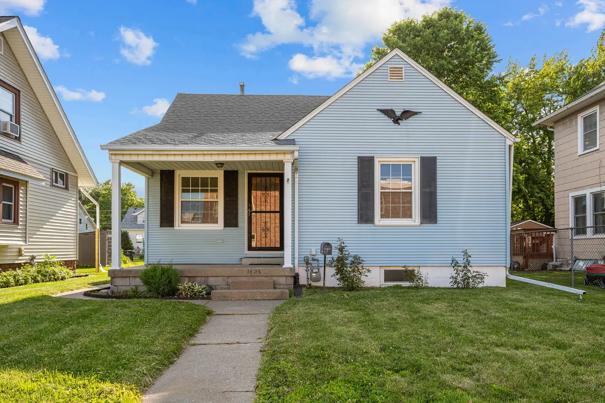 1826 33rd ST, Rock Island, IL 61201