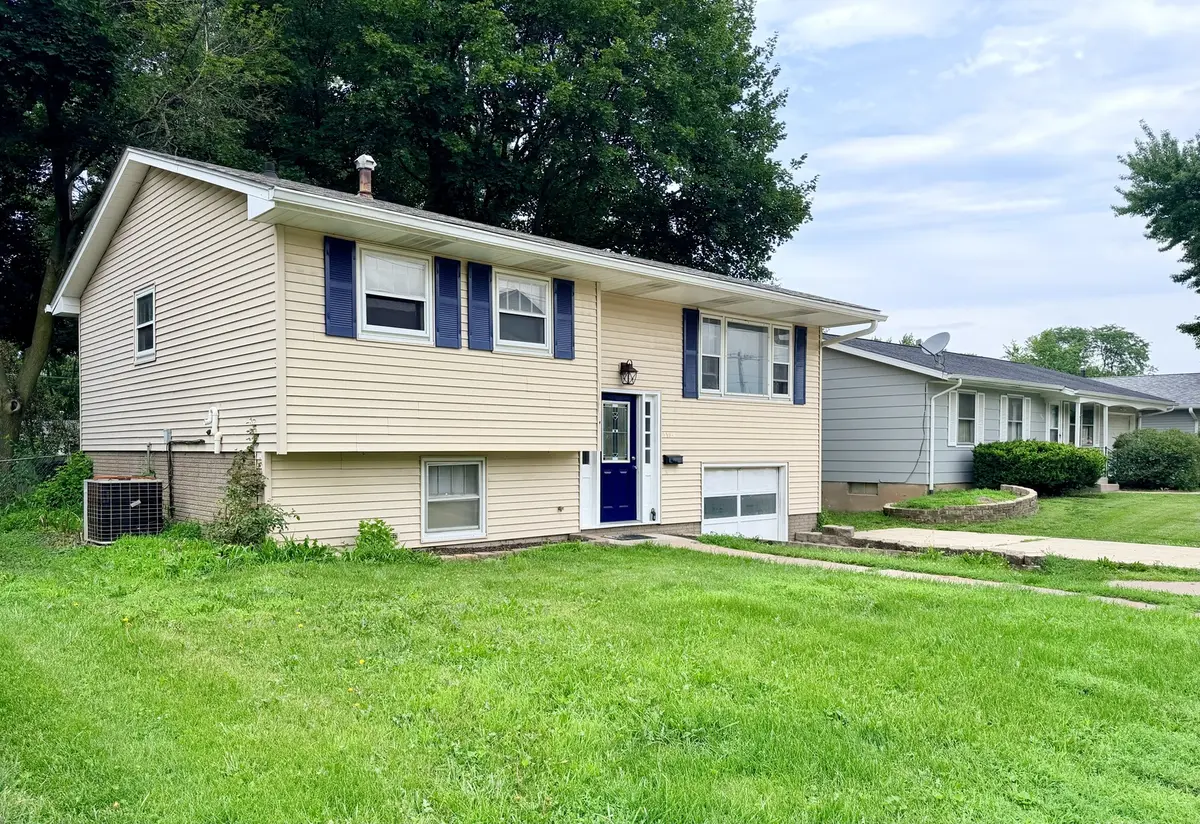 3324 Eastern AVE, Davenport, IA 52807